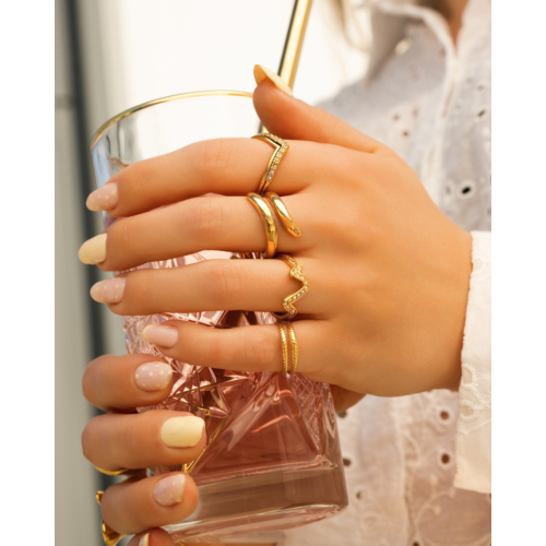 V ring met steentjes goudkleurig
