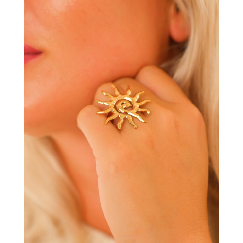 Ring met zon goudkleurig