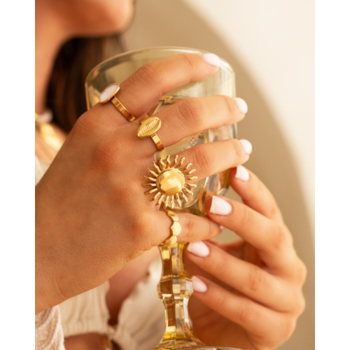 Verstelbare ring met schelp goudkleurig