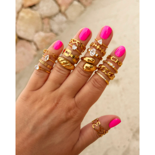 Luxury stones ring goudkleurig