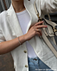 Influencer draagt finaste ringen