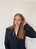 influencer met hartjes ketting
