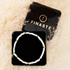 Witte kralen armband in sieradendoosje
