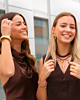 Modellen met gouden sieraden