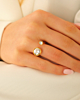 Gouden ring met twee stenen