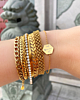 Armparty met gouden sieraden