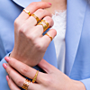 gouden ringen om hand model