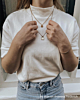 Gouden gedraaide ring bij Finaste influencer