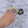 Mooie party van zilverkleurige ringen om de hand