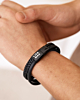 Zwart dubbele leren armband met namen voor heren