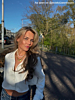 Influencer met 2 kettingen
