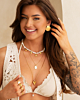 Gouden sieraden look voor de zomer