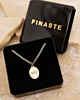 Zilveren initial ketting met sieradendoosje