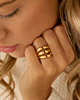 Gouden triple ring bij model