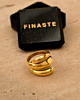 Gouden triple ring in sieradendoosje