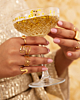 Gouden ringen om vingers