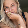 Influencer met vintage ring