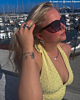 Influencer met zomerse ring