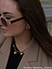 influencer met finaste statement heart oorbellen. 