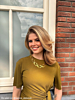 Influencer draagt gouden ovalen statement ketting