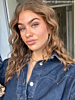 influencer met de oorbellen
