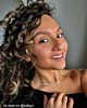 Influencer met zilveren snake ketting