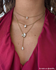 Gouden ketting bij influencer