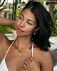 Influencer met Finaste zeester sieraden 