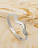 Zilverkleurige wave bangle