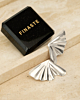 statement schelp oorbellen met sieradendoosje