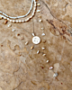 Zilveren necklaceparty met steentjes