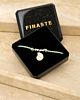 groene ketting met schelp bedel in sieradendoosje