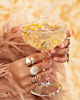 Zilveren ringparty met druppels