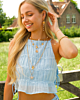 sieraden look met gouden kettingen