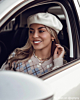 Influencer draagt chain & pearl ketting