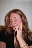 Influencer draagt gouden heart ring