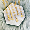 Mix van vijf graveerbare ketting in het goud