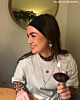 Influencer met zilver sieraden 