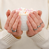 Mooie ringen om de hand voor een complete look