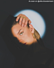 Influencer draagt houden chunky statement hoops