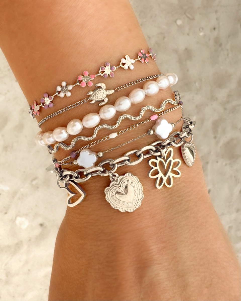 Zilveren armparty met kleurtjes