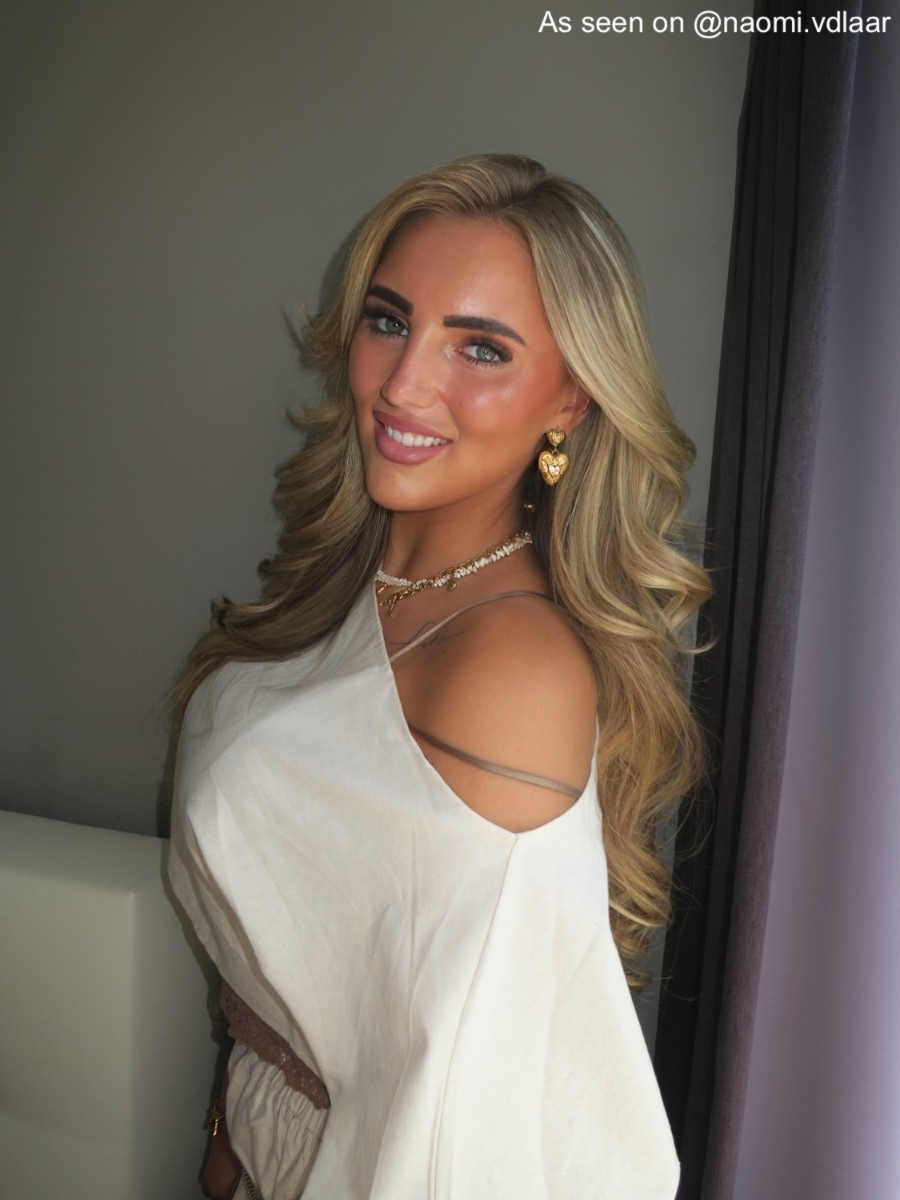 Influencer met sieraden