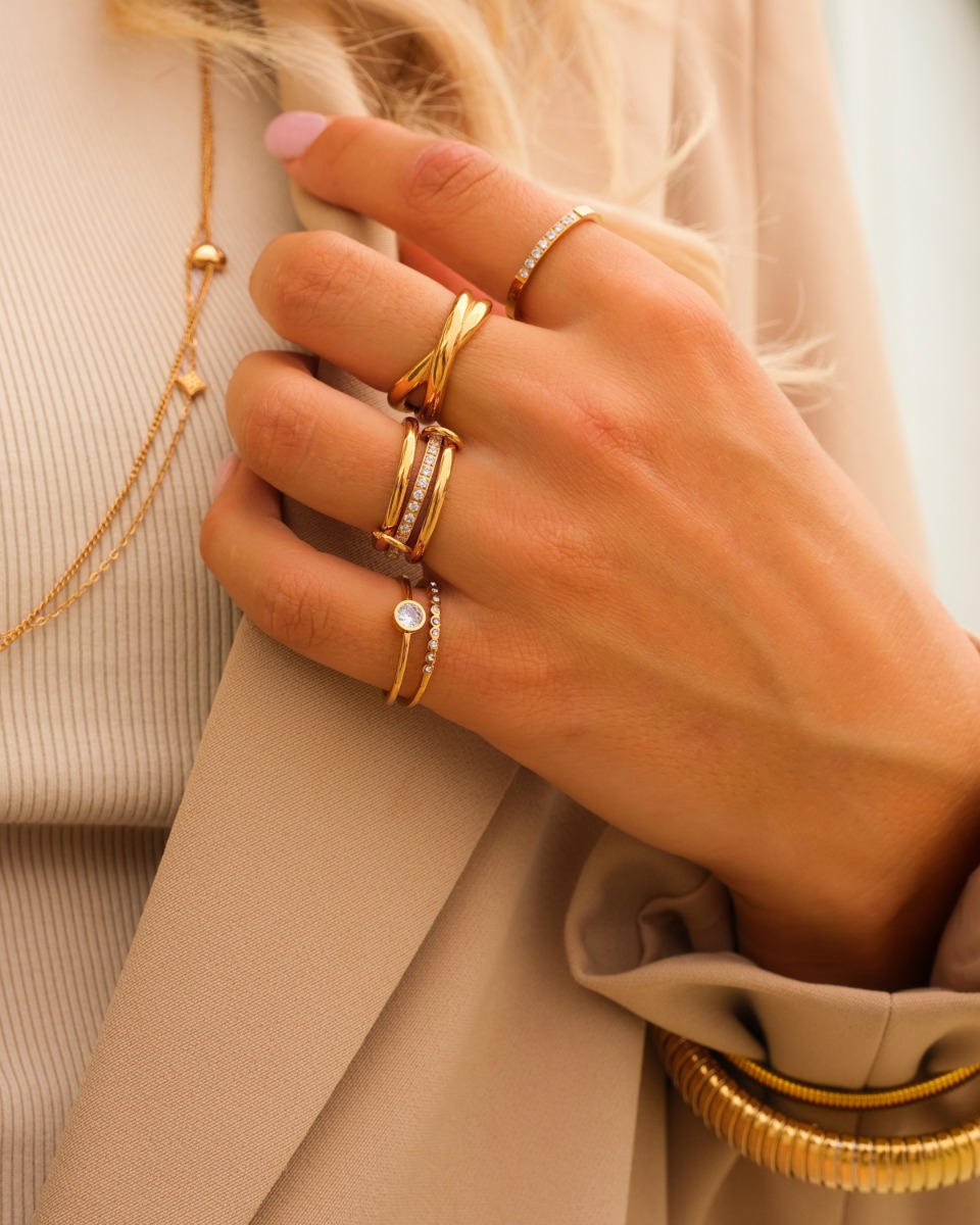 gouden subtiele ringen combinatie