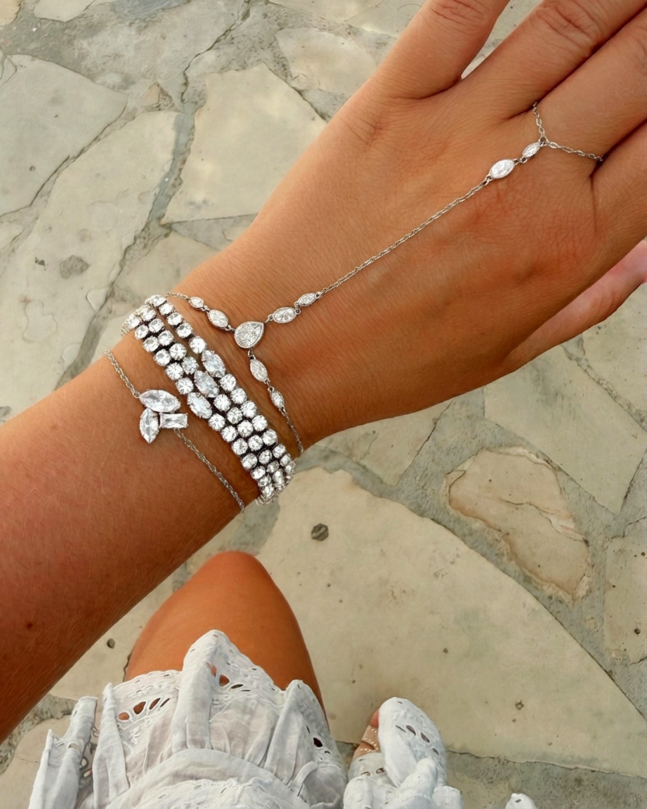 Zilveren armparty met steentjes