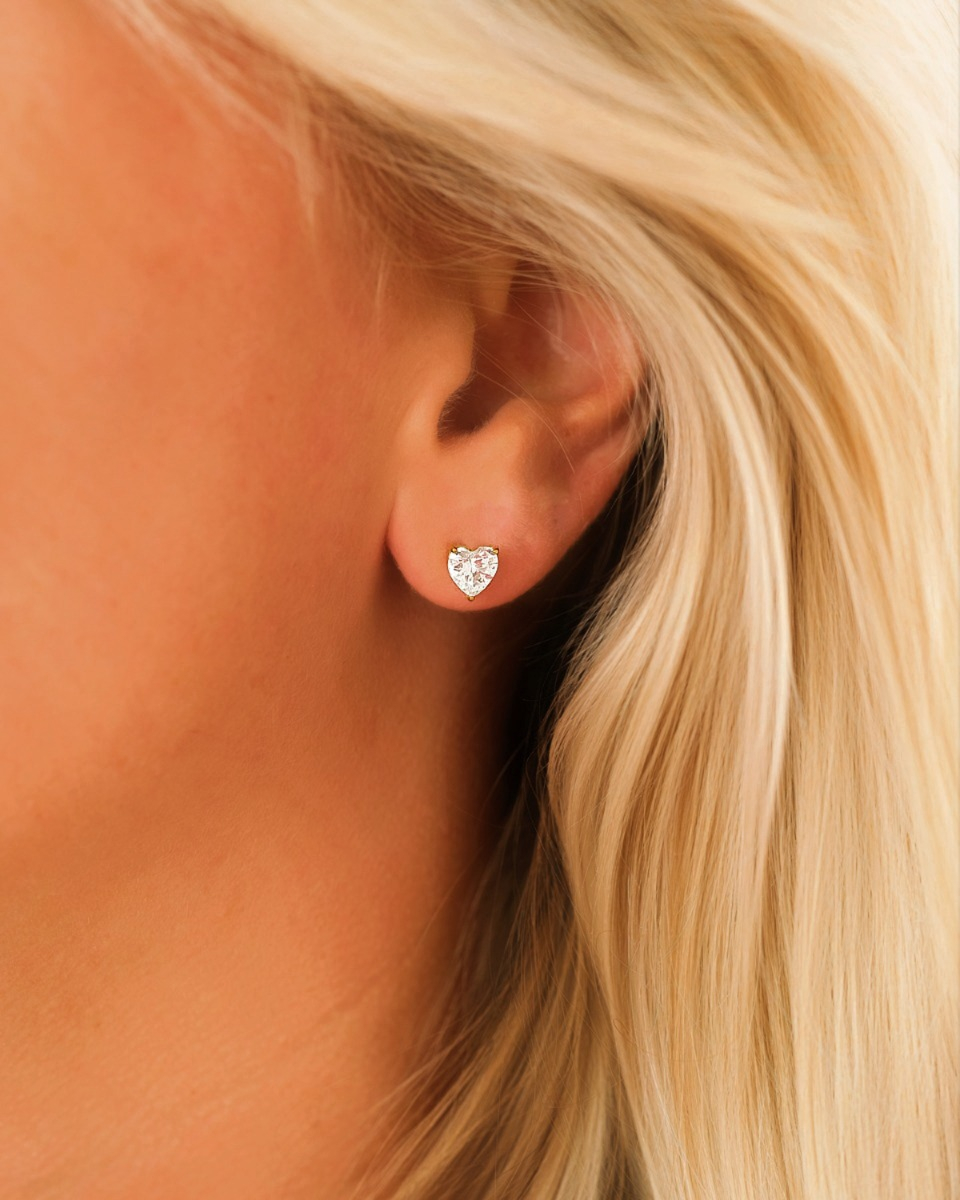 Gouden hartjes studs