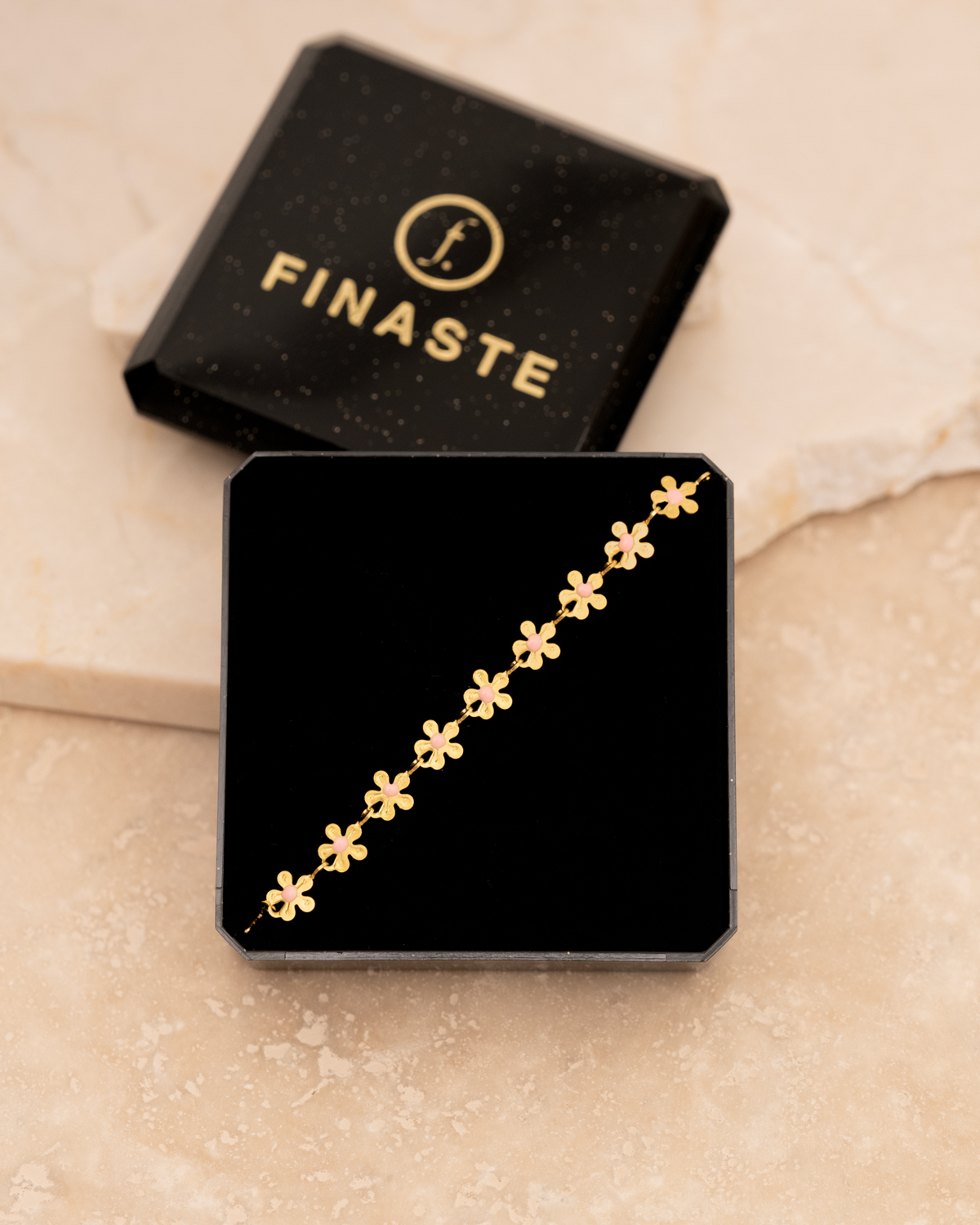 goud met roze armbandje sieradendoosje
