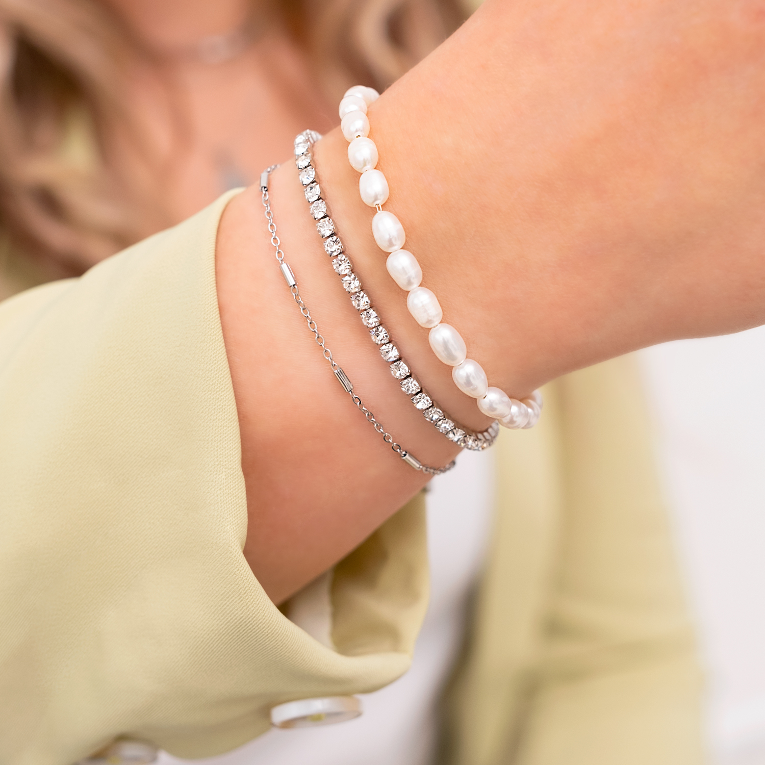 Armparties shoppen in het zilver