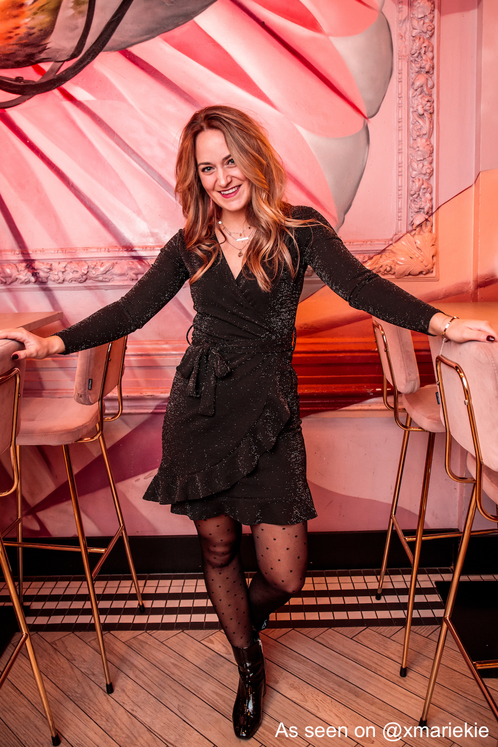 Influencer marieke met zilveren sieraden