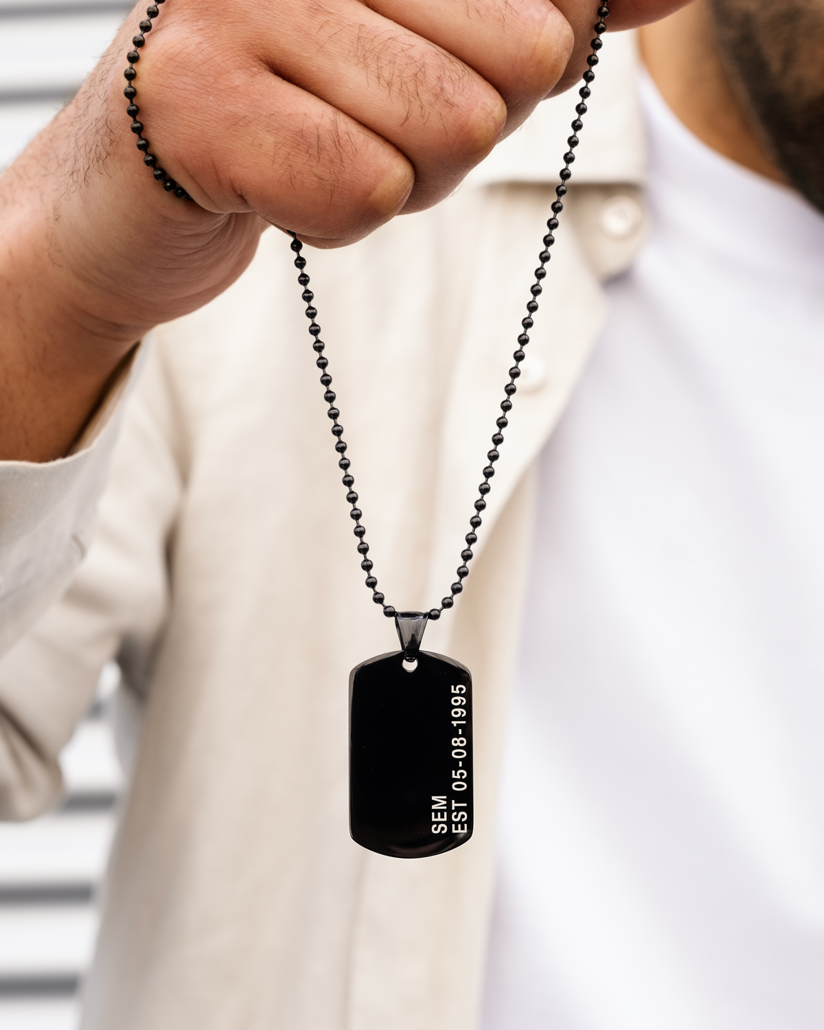 Dog tag ketting met naam en datum zwart