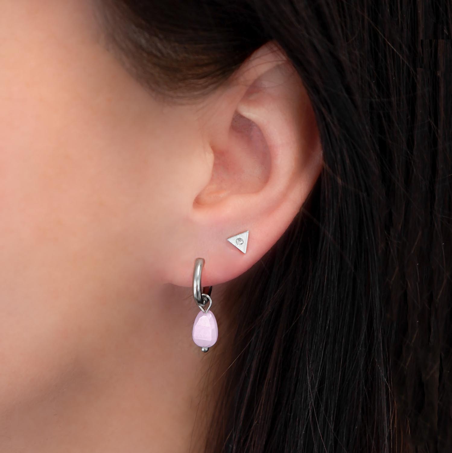 ZIlveren oorbellen met lila steen en driehoek